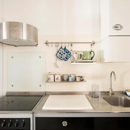 Boutique Apt Near Colosseum & Piazza Venezia Apartman *