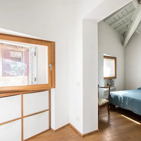 Boutique Apt Near Colosseum & Piazza Venezia