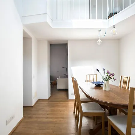 Boutique Apt Near Colosseum & Piazza Venezia